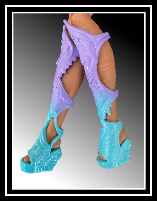 Monster High Lagoona Blue Skulltimate Secrets Fearidescent G3 Shoes Boots