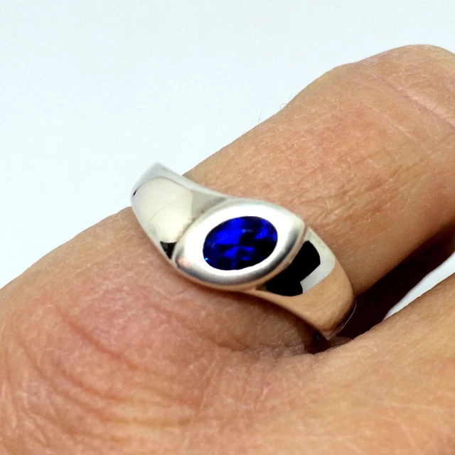 BELLISSIMO ANELLO IN ARGENTO 925 STERLING CON PIETRE BLU MISURA. 18,4 mm