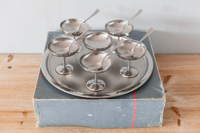 Set of 5 ice cream bowls and spoons in stainless steel by Guy Degrenne Silver