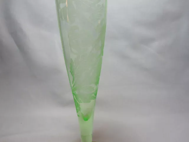 Cambridge Glass Light Emerald Green Chyrsanthemum Vase + Gold Trim 3