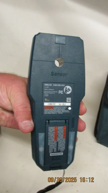 Bosch GMS 120 Wall Detector for Metal & Live Wires Bosch GMS 120 Wall Detector for Metal & Live Wires