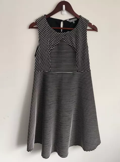 New Look Maternity Dress Womens Size 14 Black White Stripe Sleeveless Round Neck