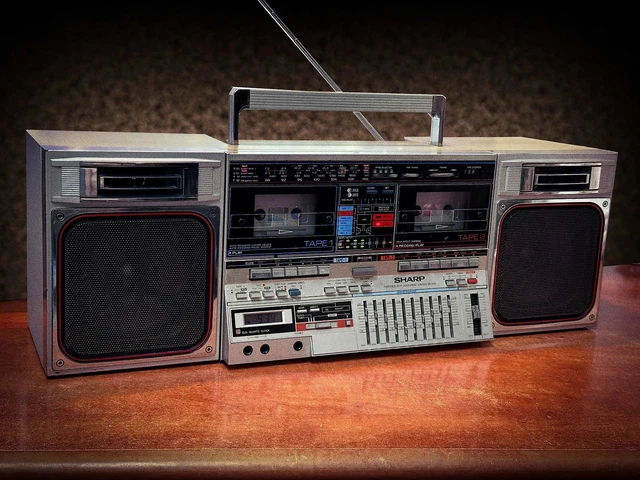Sharp GF-500H Boombox Radio Double Cassette – à Réviser (mange Les Bandes)