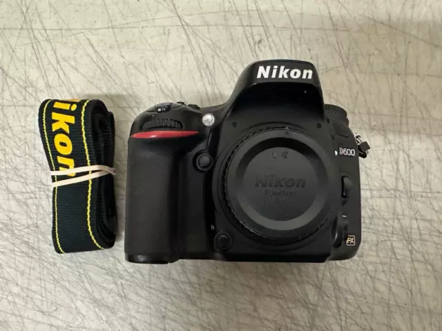 [EXC+4] Nikon D600 24.3MP Digital SLR Camera Body
