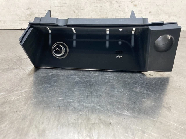 8W1864131C PRESA DI ALIMENTAZIONE 12 V Audi A5 Sportback (F5A/F5F) 2019