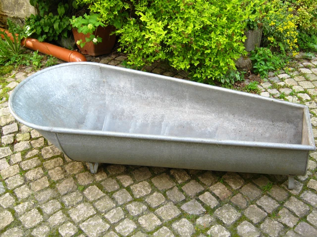 ALTE XXL ZINKWANNE/LIEGEWANNE_GARTENTEICH_PFLANZGEFÄSS_PFLANZWANNE