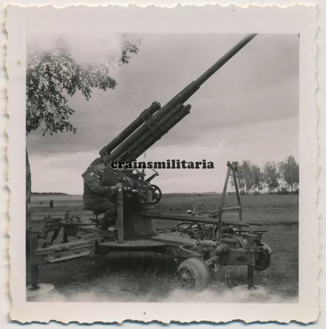 Orig. Foto russische Beute schwere Flak Geschütz m. Granate Munition in Russland