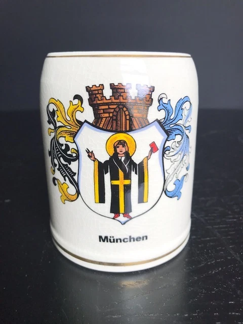 Porzellanmalerei A. Wilhelm Germany Hand Painted Munchen Beer Stein