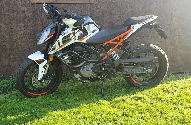 KTM Duke 125 - weiß... VB!