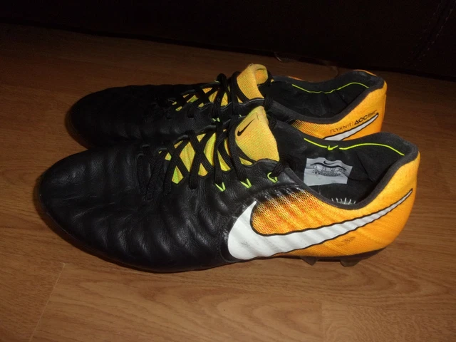 Nike tiempo bianche e arancioni hotsell