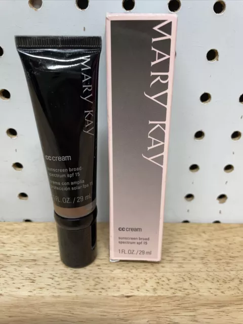 Protector solar crema Mary Kay CC amplio espectro FPS15 ""Muy profundo"" 086620 caducó el 19 de septiembre