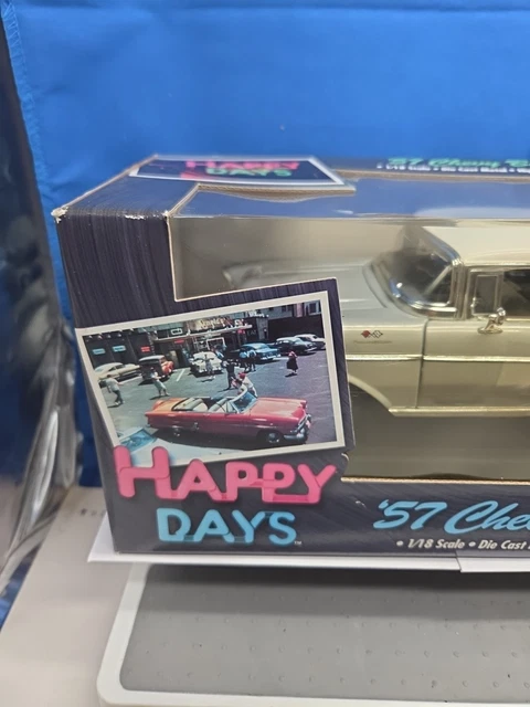 CHEVROLET CHEVY BEL AIR 1955 Happy Days 1/18 AMERICAN MUSCLE ERTL 36603 Voiture