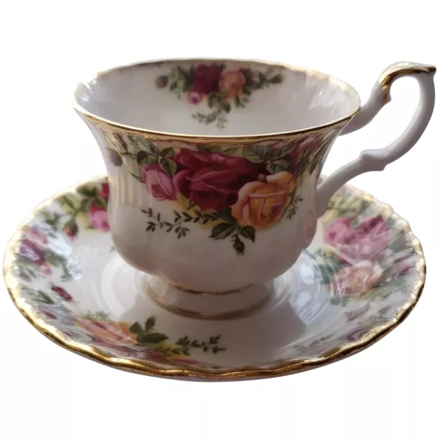 ROYAL ALBERT Old Country Roses Footed Cup & Saucer Set