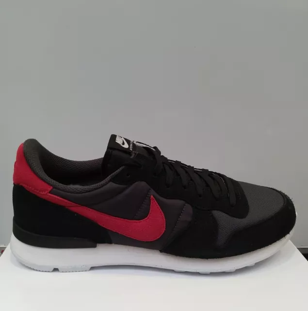 Internationalist id top