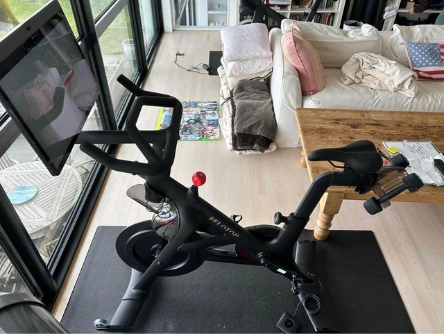 peloton bike  screen
