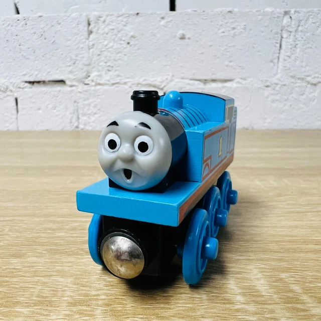 SURPRISED FACE THOMAS - Thomas the Tank Engine & Friends Wooden Railway ...