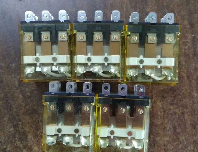 IDEC Relay RH3B-UL AC24V ~ Lot of 5