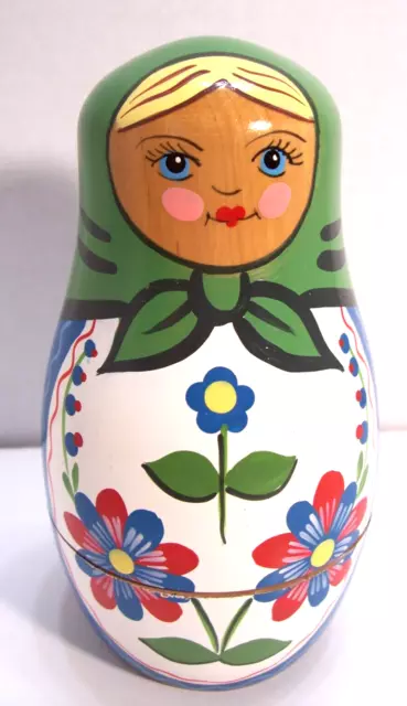 Vintage~Matryoshka~Russian Nesting Dolls~Hand Painted 7 Pieces~ USSR-1990