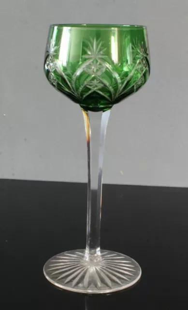 Verre à vin du rhin Roemer R11 en cristal de baccarat modèle Flandre vert