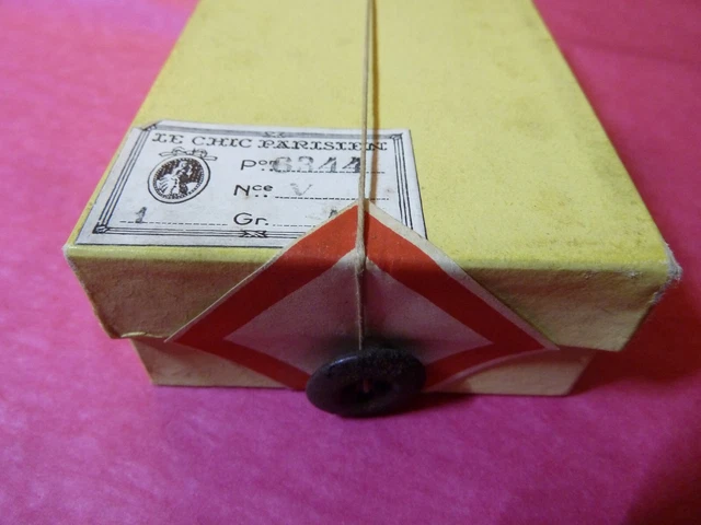 Boîte De Mercerie Vintage - Boutons Anciens, Environ 900 Grammes - Occasion, Lot De Collection