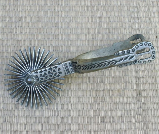 Vintage Single Horse Spur Cast Iron Old Style Silver Tone Metal Western Cowboy
