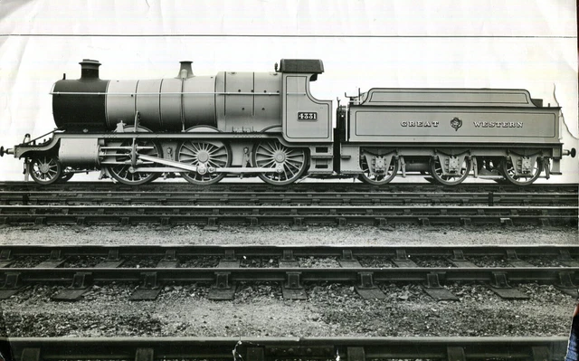 Official Photo GWR 2-6-0 No 4331