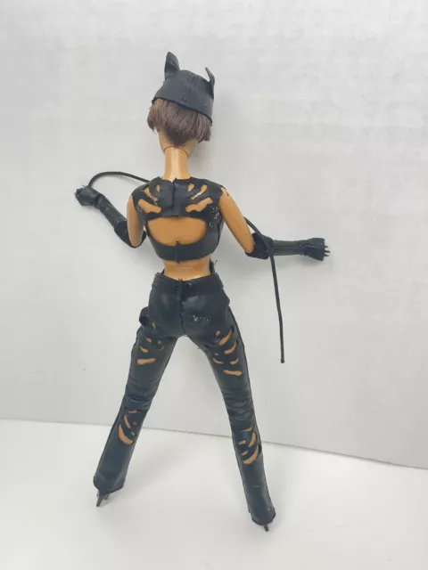 2002 Mattel DC Comics Catwoman Barbie Doll Halle Berry 2