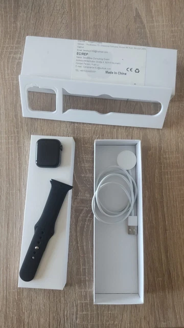 Apple Watch Series SE 2020 GPS 40 mm aluminium gris sidéral et métal aimanté