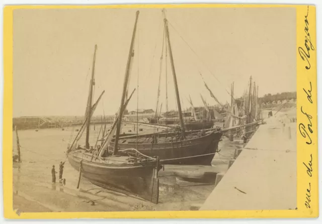 CDV circa 1870. Vue du port de Royan (Charente-Maritime). Bateaux.