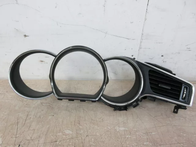 2016 Kia Ceed JD Clock Speedo Instrument Cluster Surround Trim & Air Vent