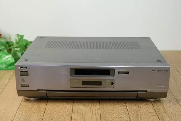 Sony EV-NS9000 High-Quality Hi8 Video Cassette Recorder Deck NTSC Audio Japan