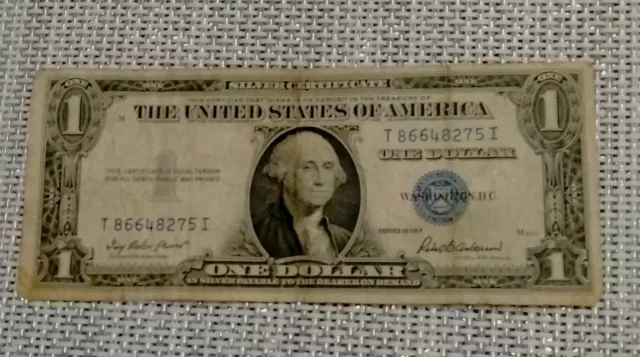 Series 1935 F One Dollar Bill.... Silver Certificate.... Blue Seal