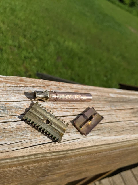 Nice Gillette 1930's New Type with Bar Handle Gold Tone DE Safety Razor 2