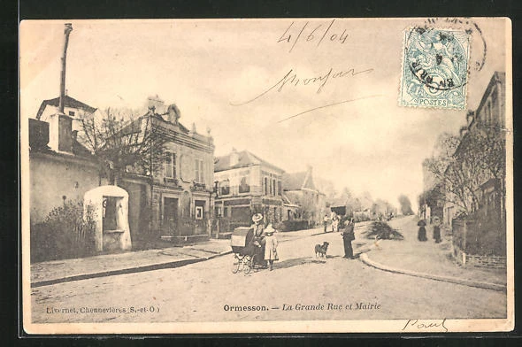CPA Ormesson, La Grande Rue et Mairie