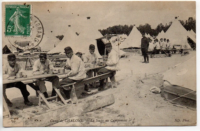 CHALONS SUR MARNE - Marne - CPA 51 - Vie Militaire Au camp - la soupe