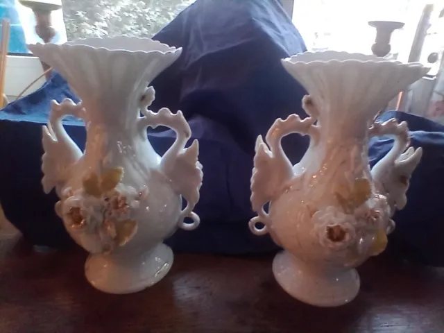 Ancienne grande paire de vases de marié en porcelaine de Paris XIX siècle