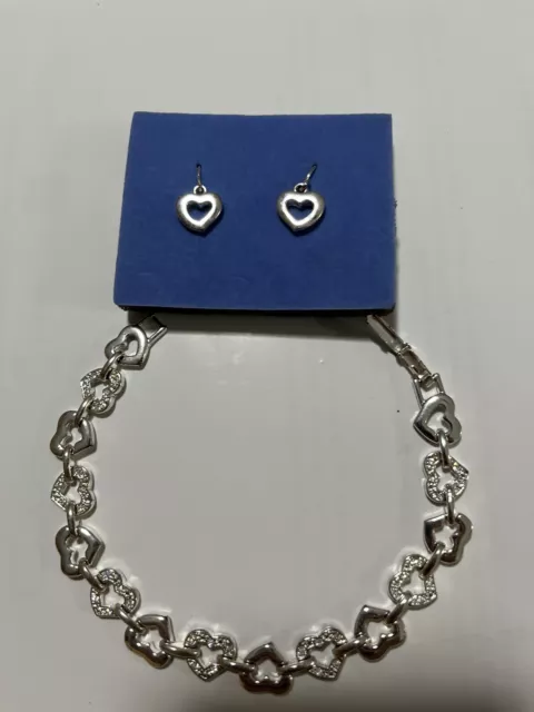 Avon Lots Of  Love Bracelet And Earring Set - Large - silvertone