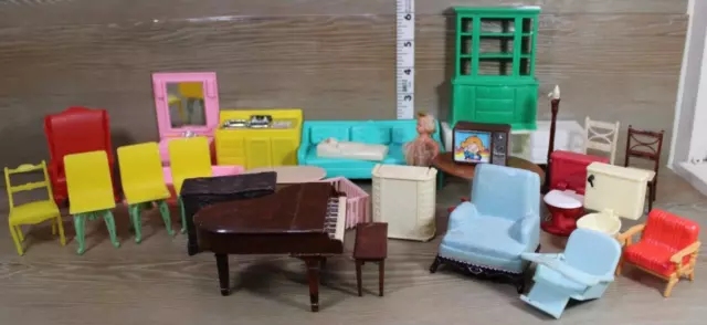 Mini Doll House Furniture Mixed Plastic Lot 30+ Pieces Renwal and Unmarked Vntg
