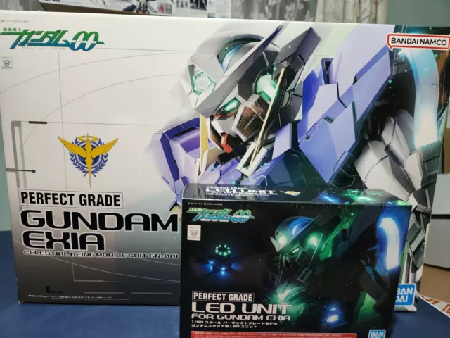 Gundam Exia + Led KIT perfect grade model kit bandai 1/60