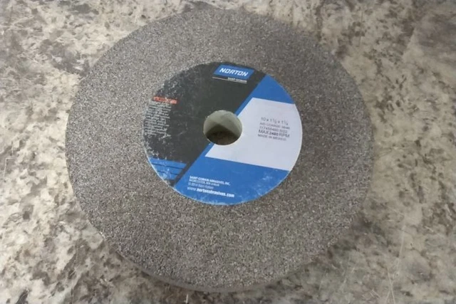 Norton 117455460 10 In Wheel Dia 2,485 RPM Straight Grinding Wheel (BW)