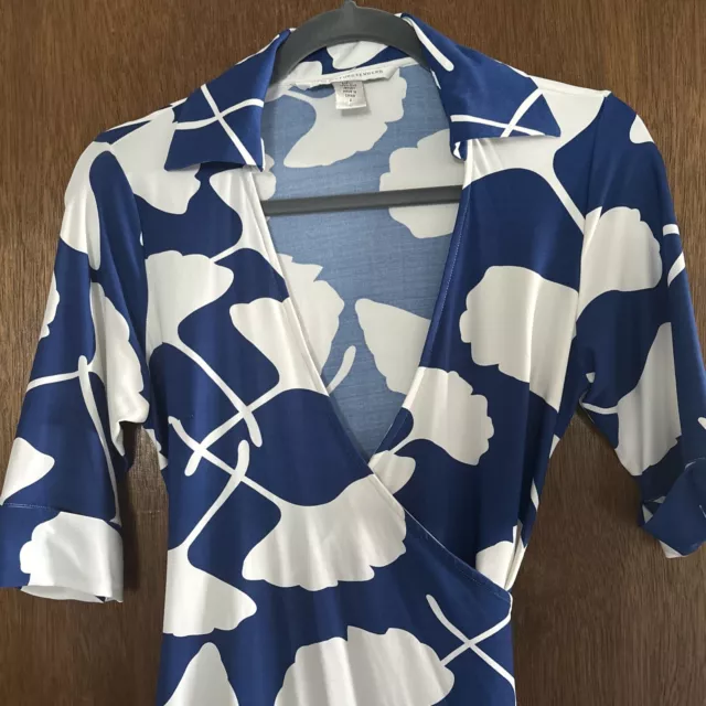 diane von furstenberg silk jersey wrap dress blue white ginko pattern size 2