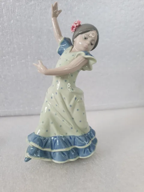 Lovely Lladro LOLITA No. 5192 - RETIRED Piece