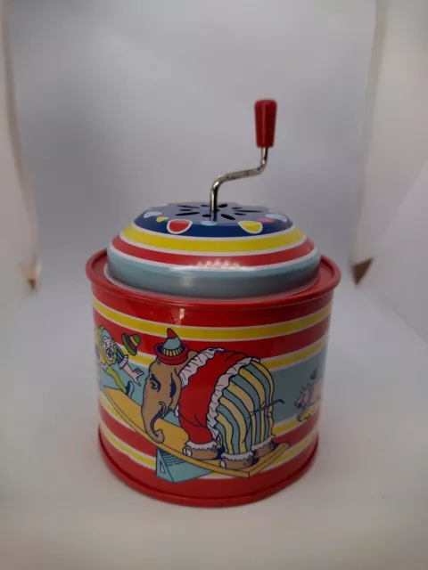  Schylling Toy 2007 Tin Music Box Round Hand Crank 3 inch Pre-owned Works