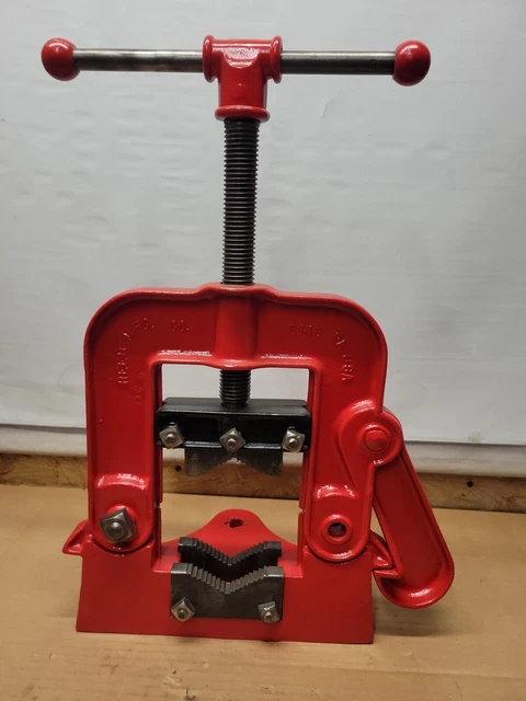 Vintage Large Reed Mfg Co. No. 63 Pipe Vise