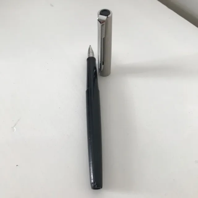 Parker silver/black fountain pen