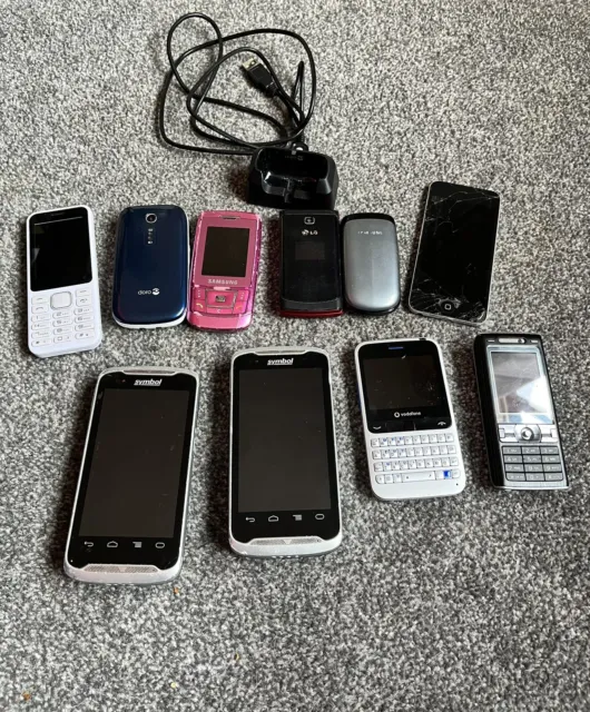 Bundle of 9 mobile phones and old version ipod SPARES OR REPAIRS