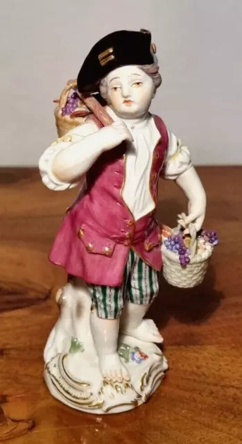 Meissen Porzellan Figur, Gärtnerkind als Winzer, 1. Wahl, H 14 cm, polychrom rar