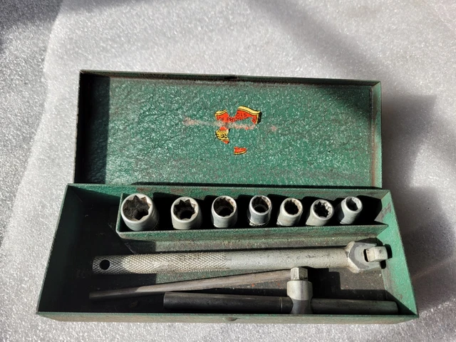 DURO CHROME INDESTRO 7 Sockets, Case, Flex Breaker Bar, T-Handle Wrench, 1/4" 
