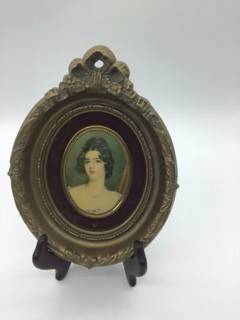 Vintage Cameo Creations Plastic/Resin Wall Plaque ( Measures 6.5 In X 5 In )