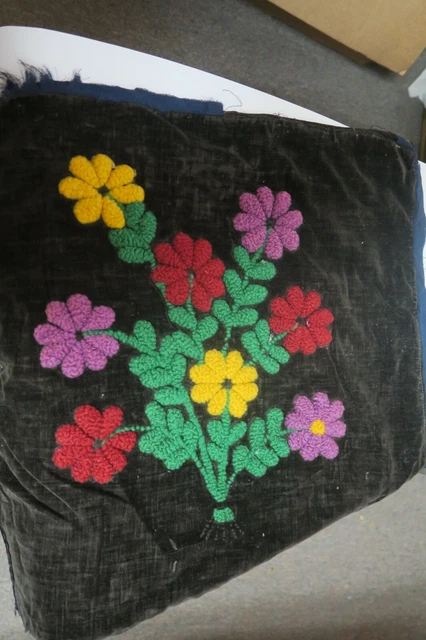 Bordado con aguja perforadora hecha a mano flores de terciopelo negro de colección